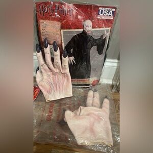 Voldemort robe and hands (Does not have mask)